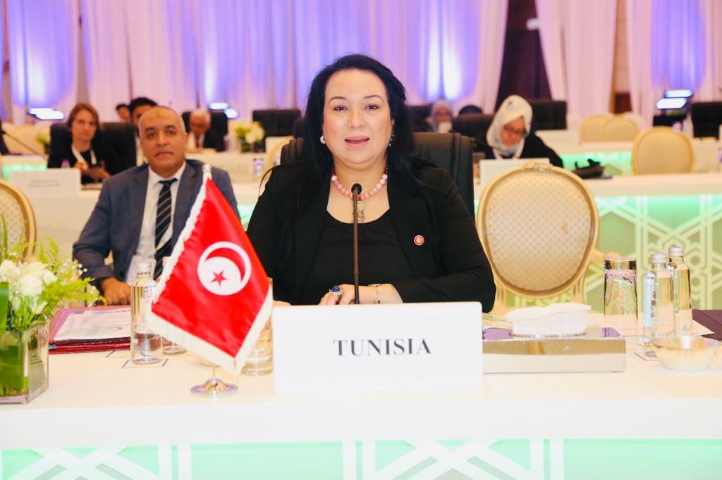 في مؤتمر جدّة حول "المرأة في الإسلام المكانة والتمكين"..  وزيرة الأسرة تؤكد دعم تونس لصمود النساء في فلسطين المحتلّة ..   